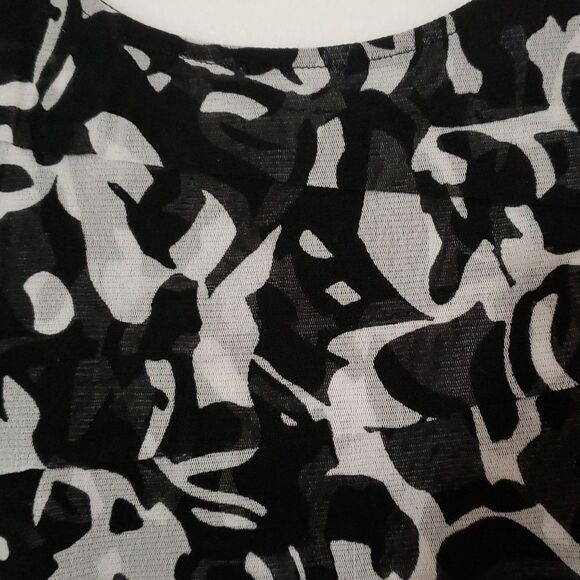 Alfani women's pullover top, size petite large, black grey print - Picture 4 of 5